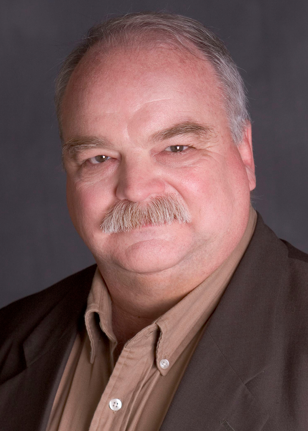 El bigote de Richard Riehle